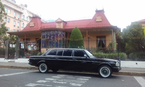 COSTARICAKEYLARGOBLUEMARLINBARANDMANSIONLIMOUSINElwblang.jpg