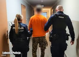 Beznazwy27e99.jpg