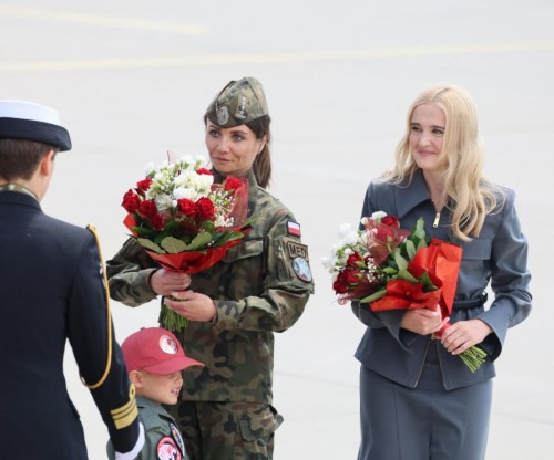 gf-pVLw-Qwex-M7gJ_zona-kosiniaka-kamysza-zostala-matka-chrzestna-f-35-9-j.jpg