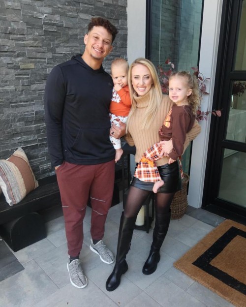 many-kids-patrick-mahomes-patrick-876132697.jpg